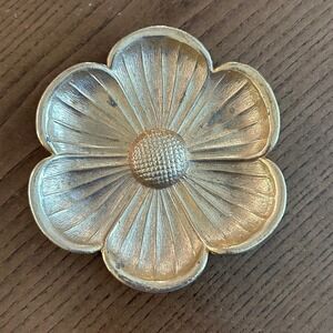 Vtg Revlon Gold Tone Flower Trinket Dish Metal Jewelry Tray Hollywood Regency‎